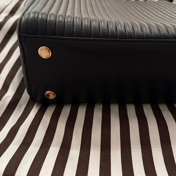 Henri Bendel Quilted tote bag- Great condition - Picture 9 of 11